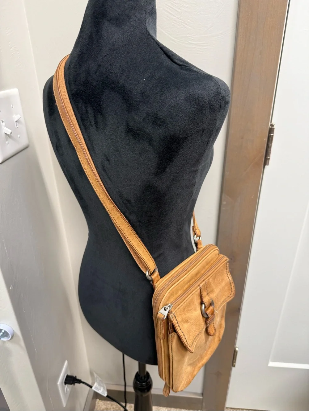 Fossil Vintage Pebbled Leather Crossbody Organizer Purse Cognac Brown Tan Bag